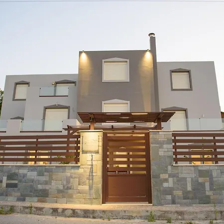 Marie Nicol Private Pool 3 Bedrooms *